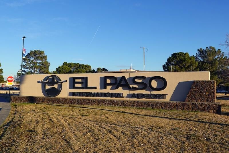 el paso airport sign