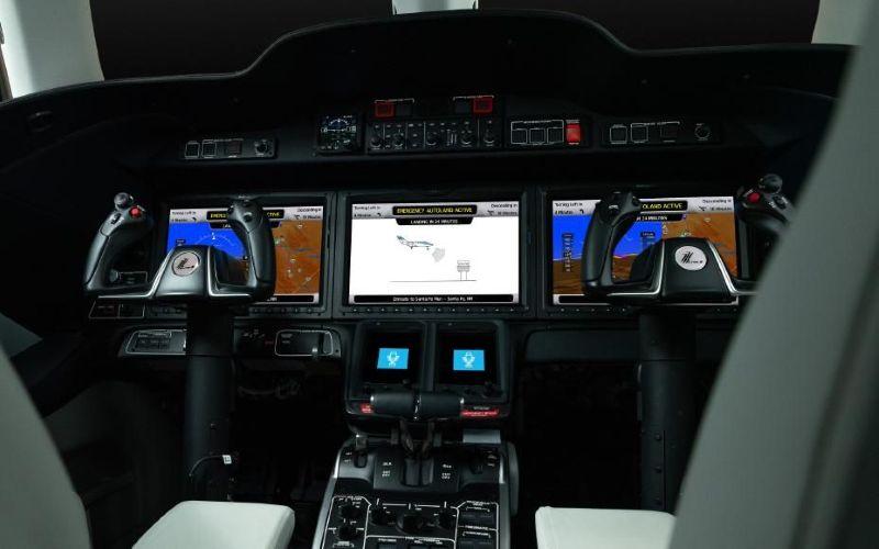 Autoland inside cockpit