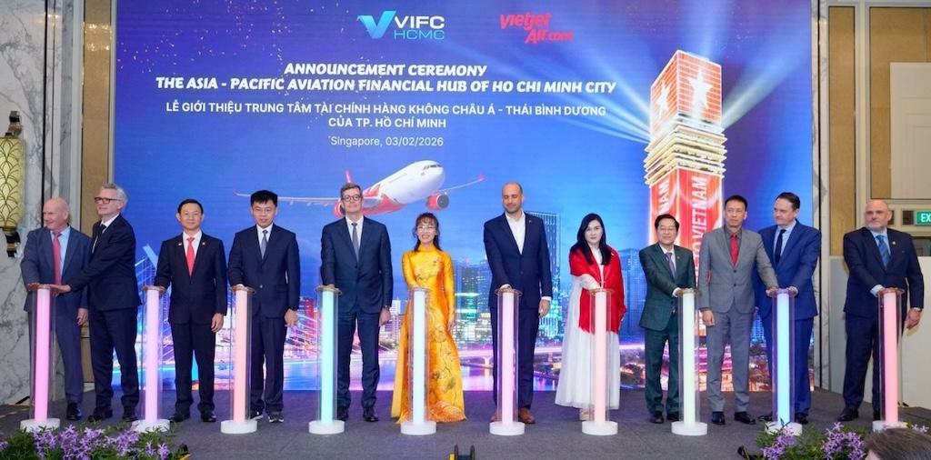 Vietnamese and OEM representatives at the launch of the Asia-Pacific Aviation Financial Hub.