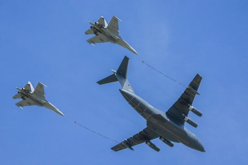 YY-20 tankers with PLAAF fighters