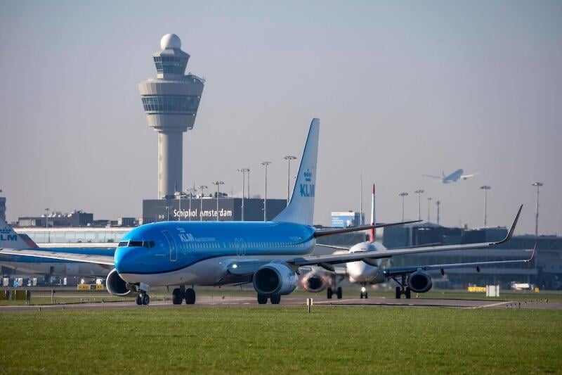 klm jet at schiphol