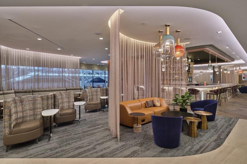 delta west lounge