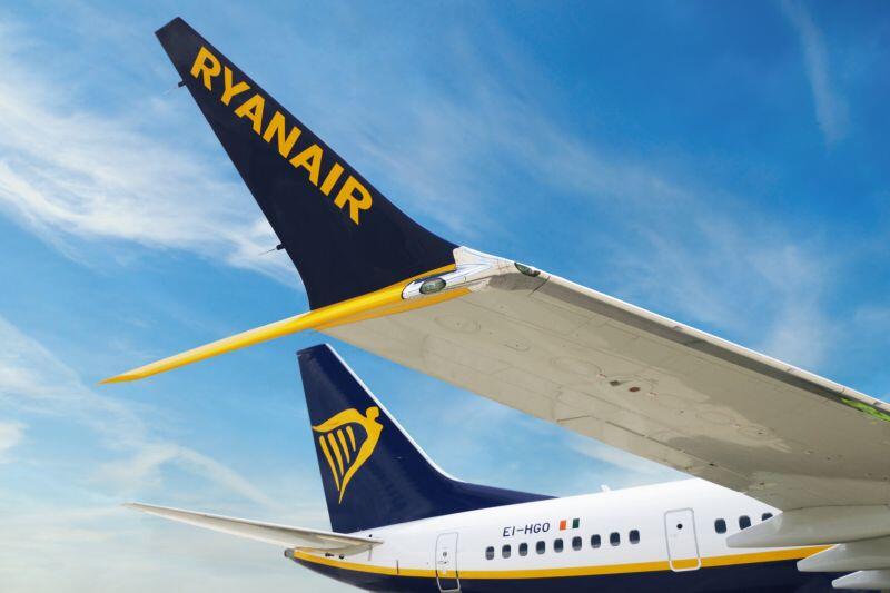 Ryanair aircraft wings