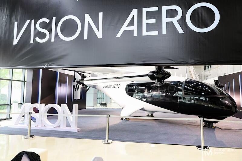Vision Aero vector 5 on display on a stage