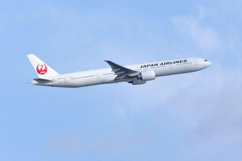 Japan Airlines 777