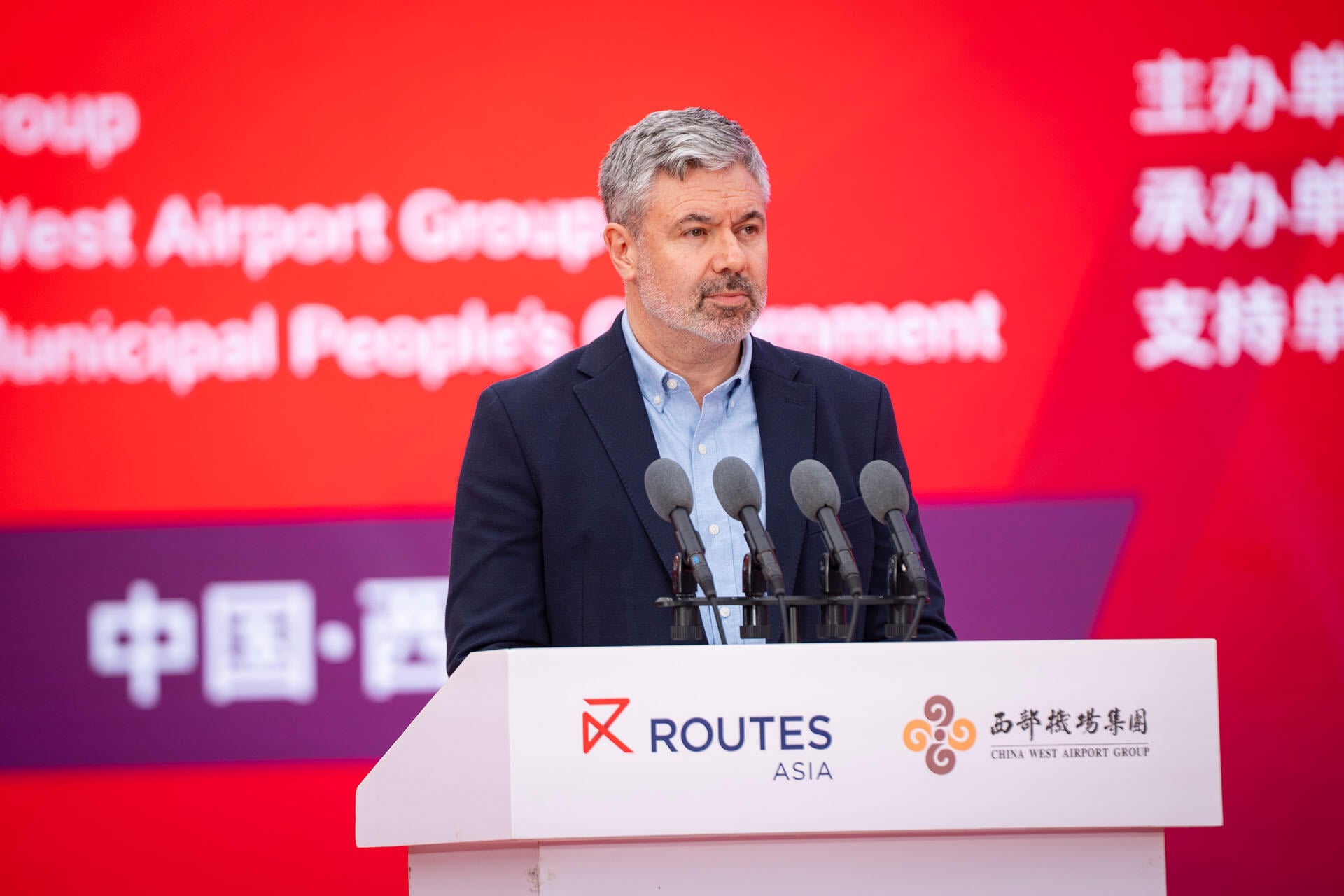 Routes' Steven Small welcomes delegates at the Welcome Reception