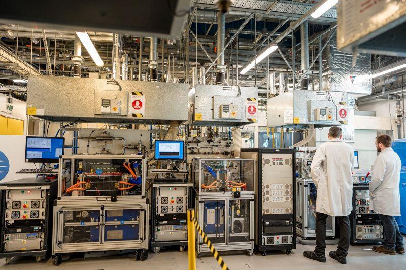 Intelligent Energy is testing its high-power evaporatively cooled fuel-cell technology for aerospace. 