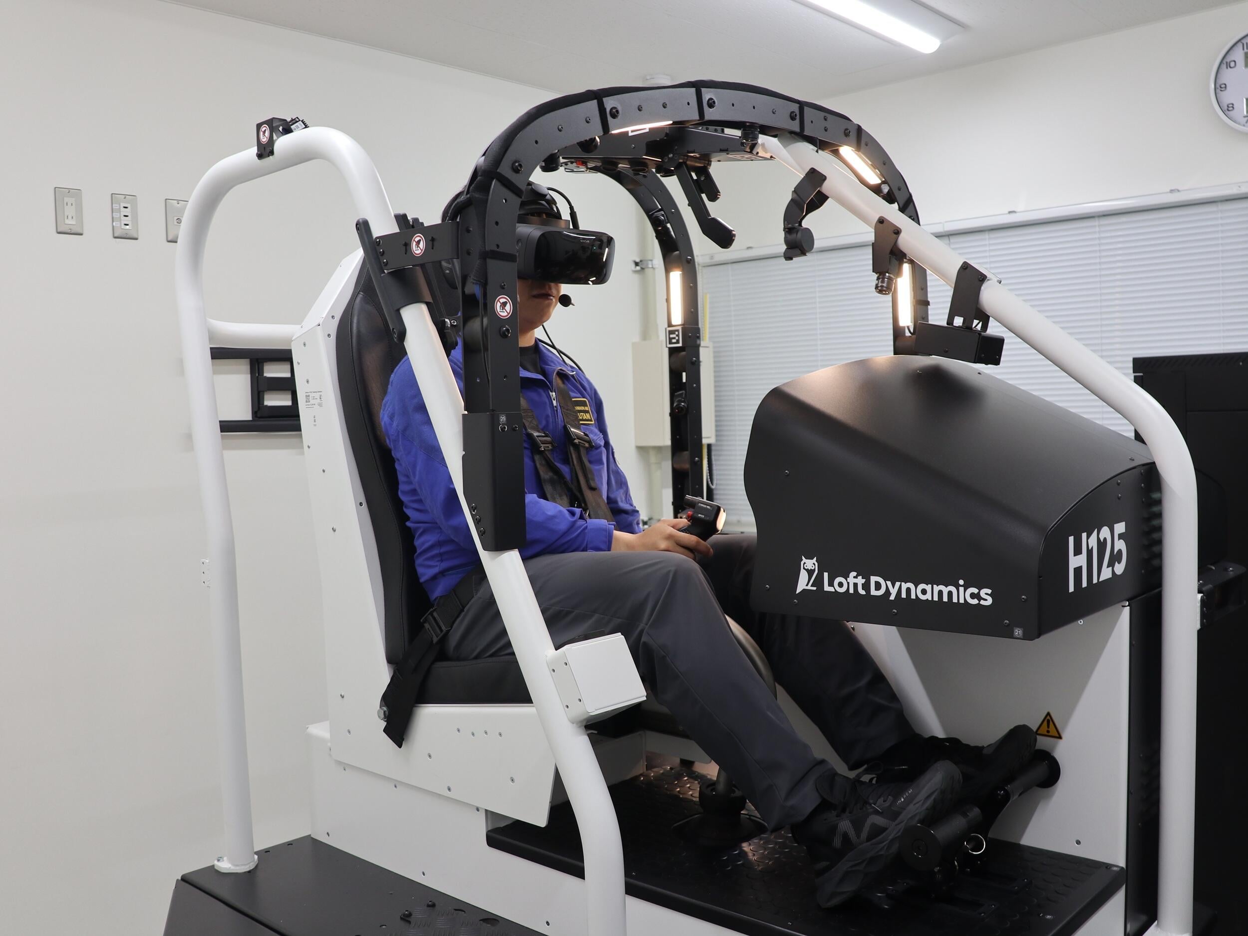 Loft Dynamics simulator