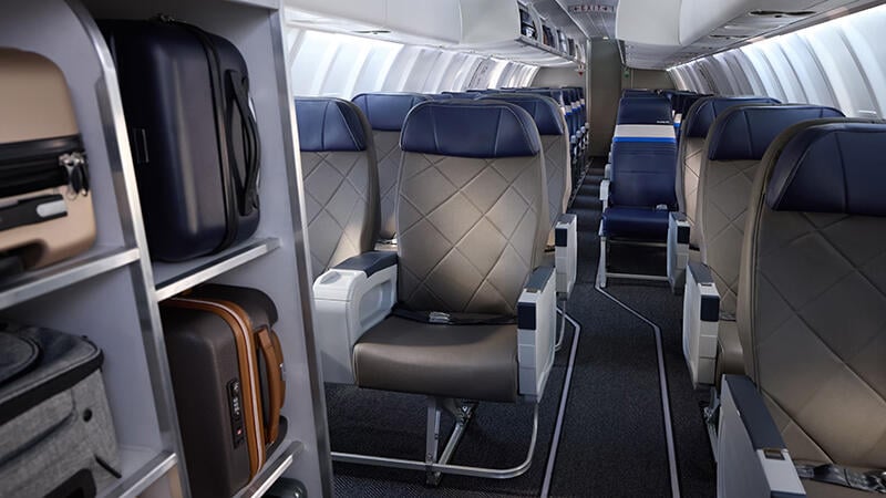 United Airlines CRJ200 cabin