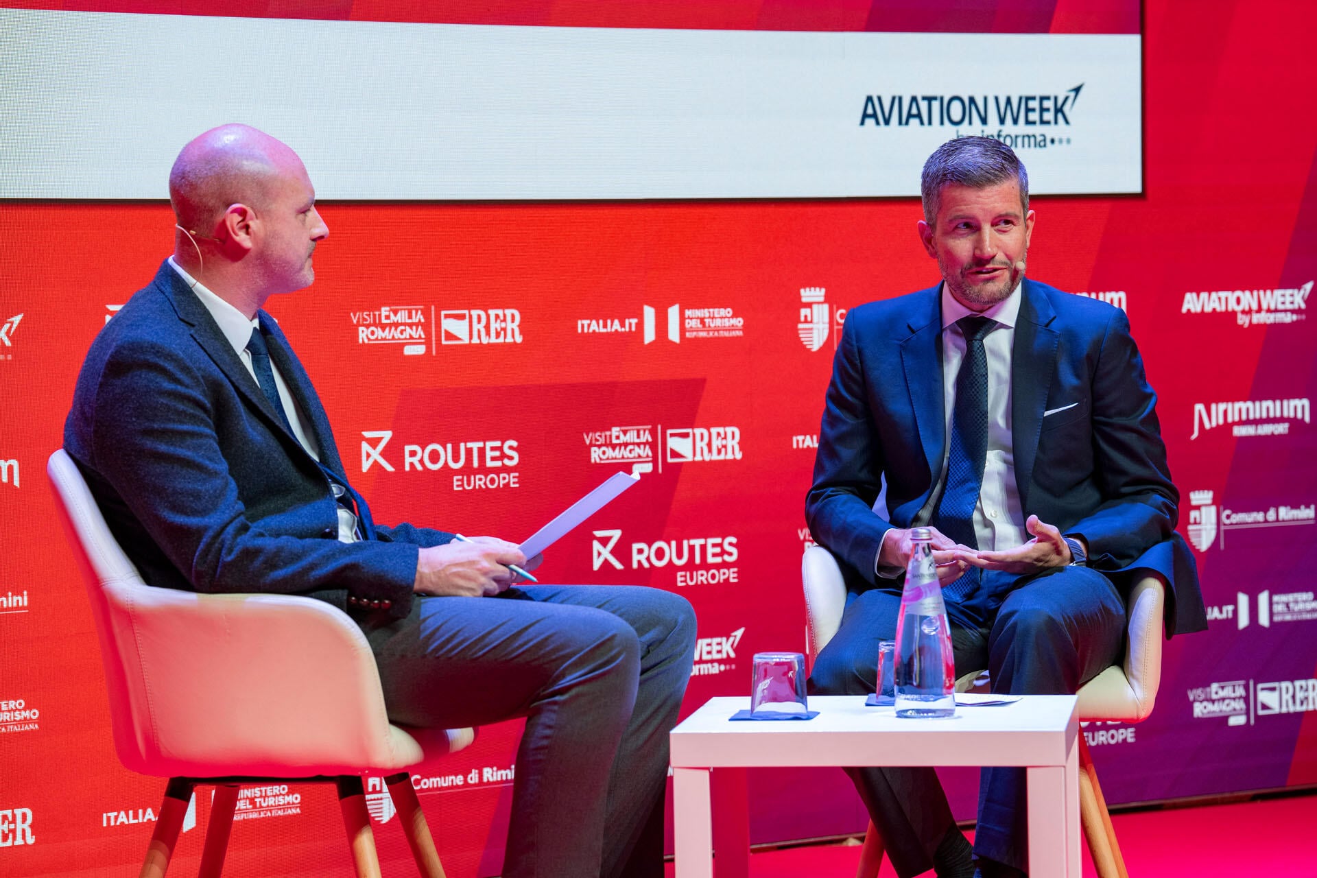 Ian Malin, Wizz Air CCO (right) and Routes' David Casey (left)