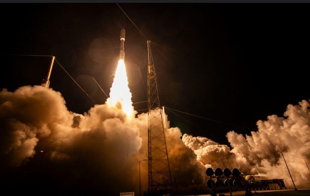 Caption: A United Launch Alliance (ULA) Atlas V rocket lifts off from Space Launch Complex-41 on April 27 at 8:53 p.m. EDT carrying 29 satellites for the Amazon Leo broadband constellation. Photo Credit: ULA