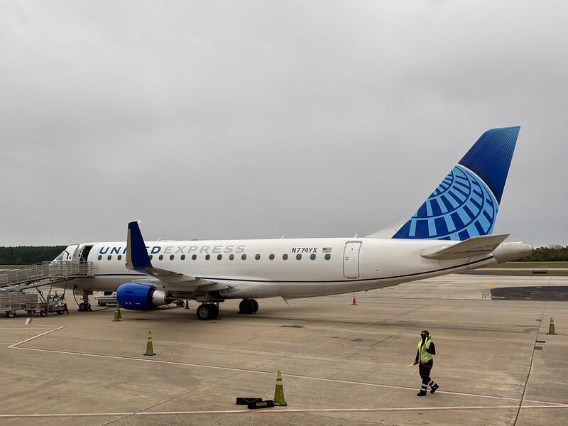 United Express aircraft
