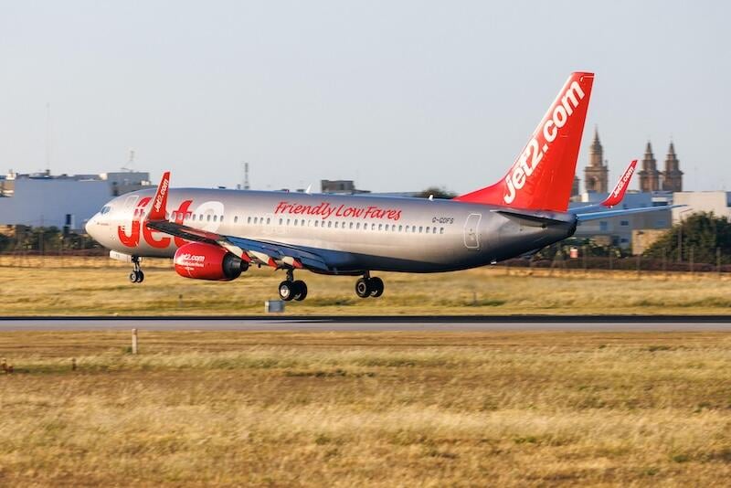 jet2.com jet taking off