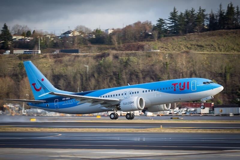 TUI jet