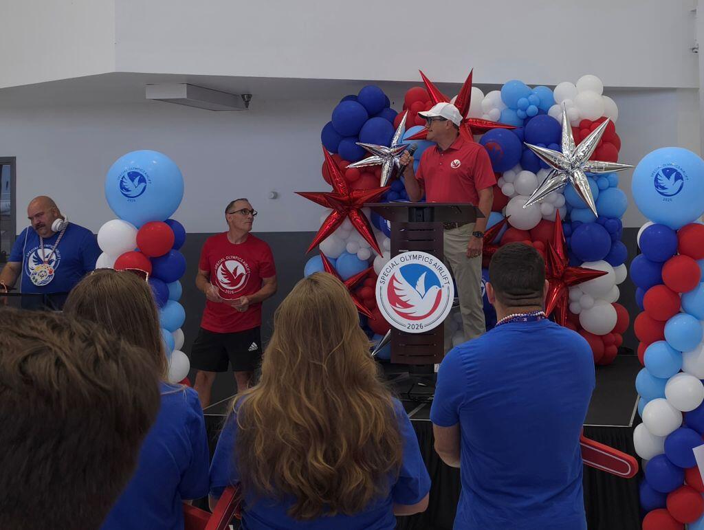 Chris Hearne welcomes athletes and coaches