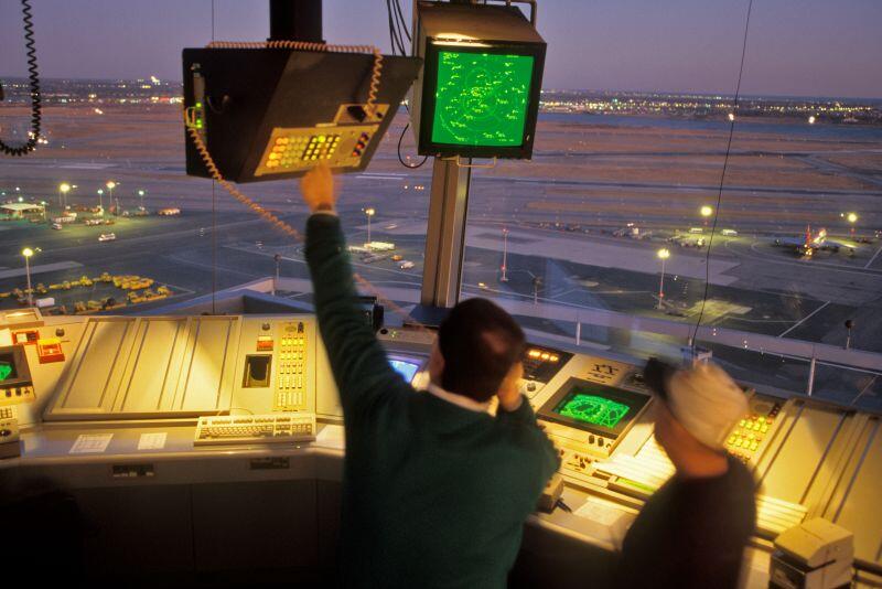 Air traffic management system 