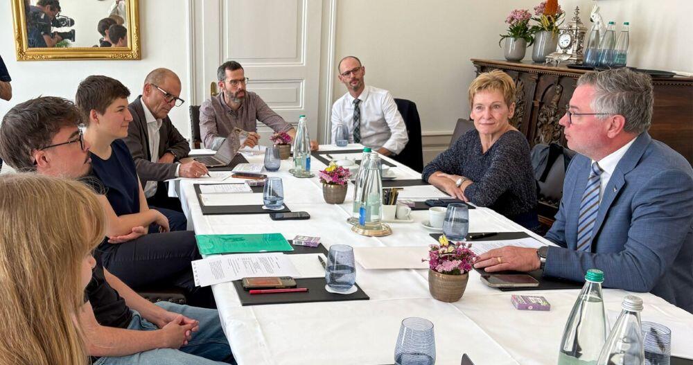 Dr. Jonathan Cirtain (far right), Axiom Space's CEO and President and Dr. Peggy Whitson (second from right), Astronaut and Vice President of Human Spaceflight, Axiom Space (Credit: Courtesy of Axiom Space)