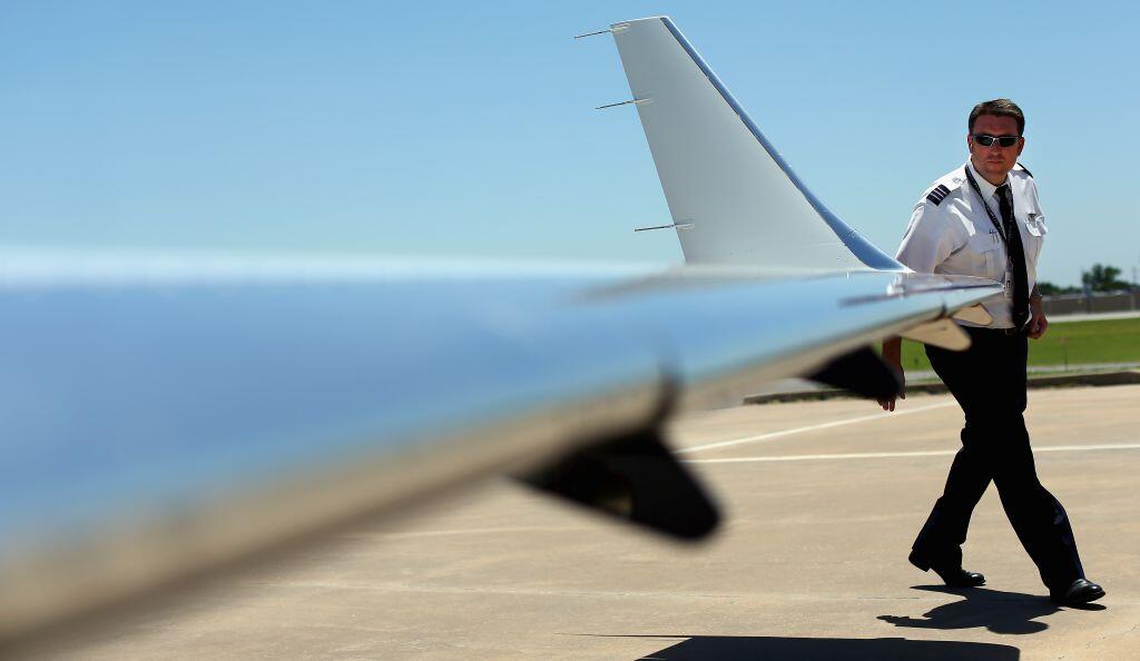 Business jet 