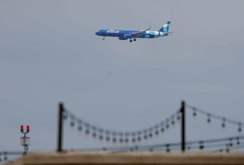 JetBlue aircraft inflight