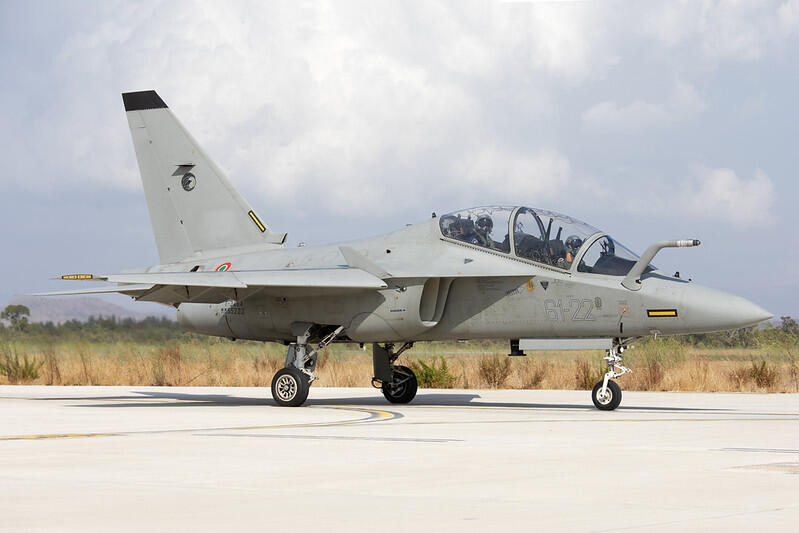 マコリン Canada Launches Trainer Negotiations With Italy For M-346