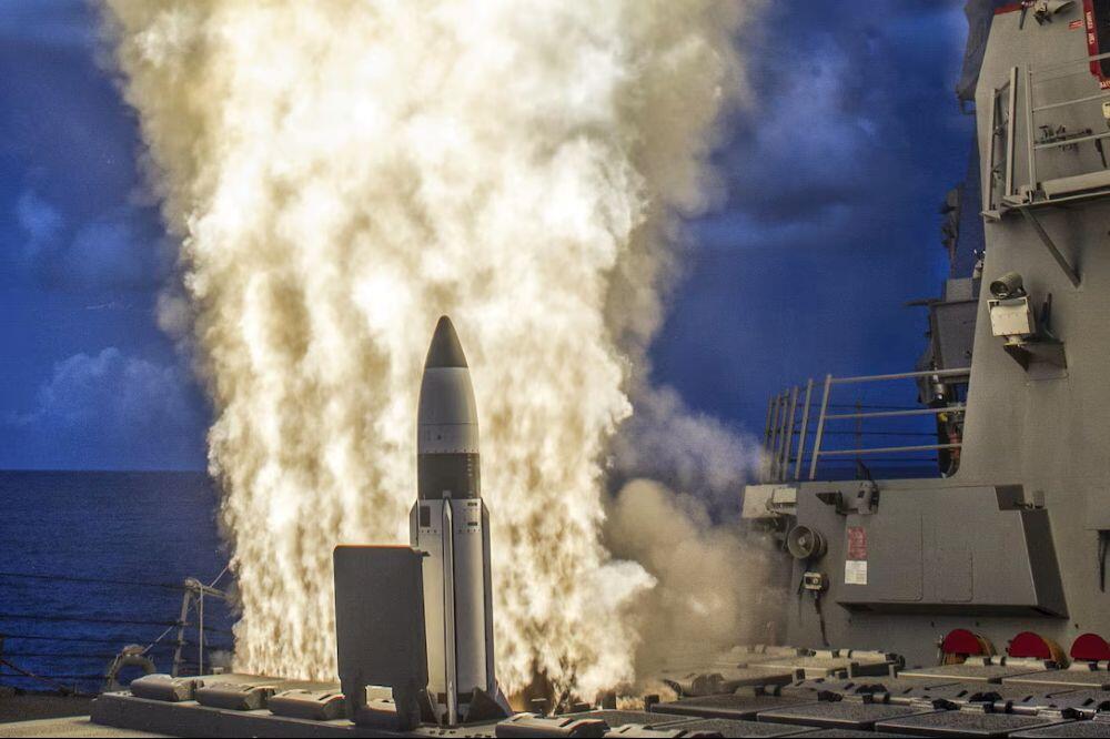 Sailors on the USS Hopper conduct two developmental flight tests of the Standard Missile-3 Block IB Threat Upgrade guided missile off the coast of Hawaii, May 25, 2016. The flight tests demonstrated the successful performance of design modifications to the SM-3 third-stage rocket motor nozzle. Navy photo by Leah Garton