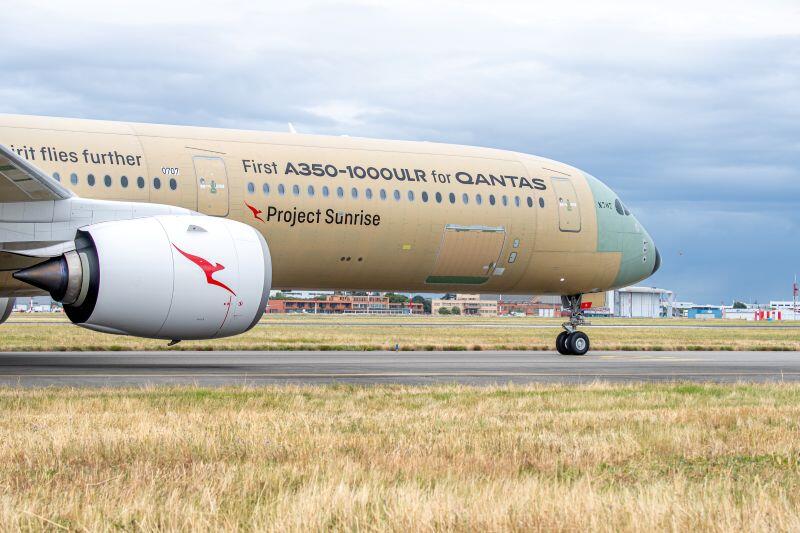 Qantas A350-1000ULR first flight landing