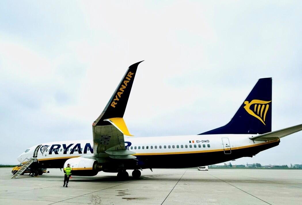 Ryanair 737-800