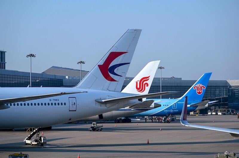 china big three airline tail fins