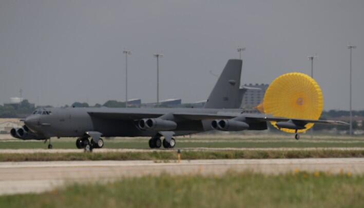 b52
