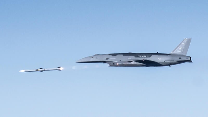 YFQ-44 launching missile