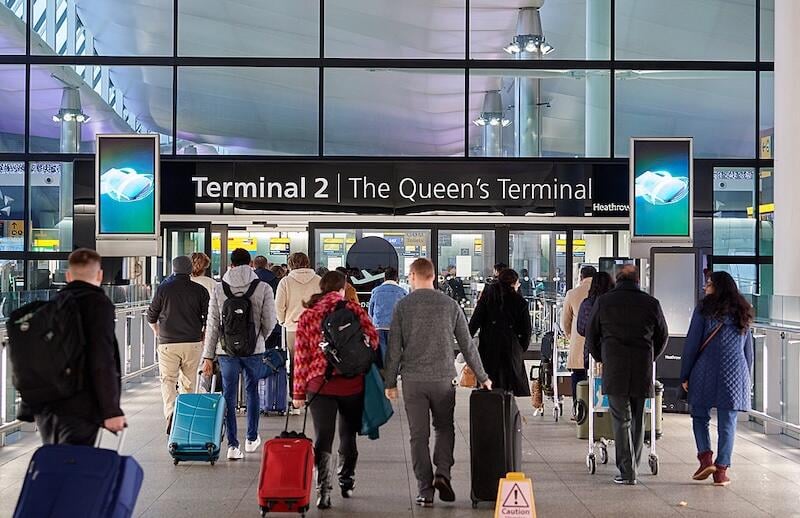 heathrow airport crowd