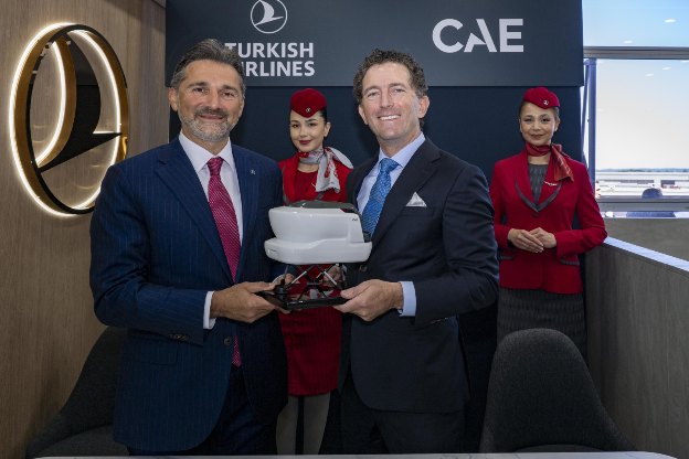 Turkish Airlines chairman Murat Şeker (left) and CAE president and CEO Matthew Bromberg at the CAE Farnborough chalet.