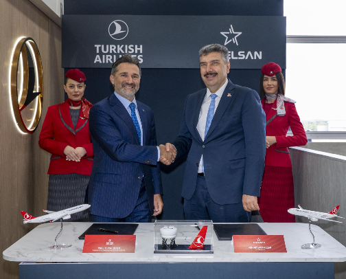 Turkish Airlines chairman Murat Şeker (left) and Havelsan general manager Mehmet Akif Nacar at the Farnborough signing for 12 simulators.