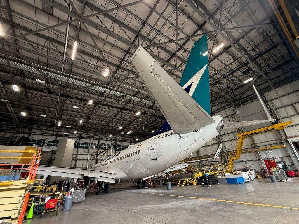WestJet 737-700