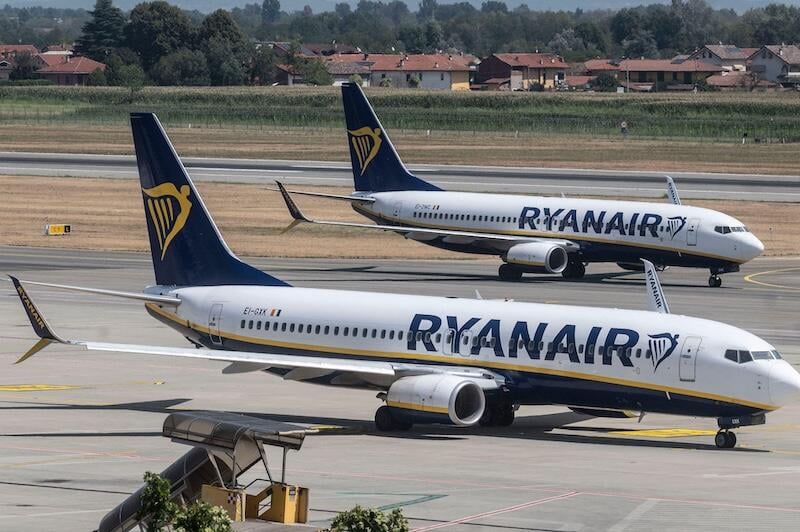 ryanair jets on the tarmac