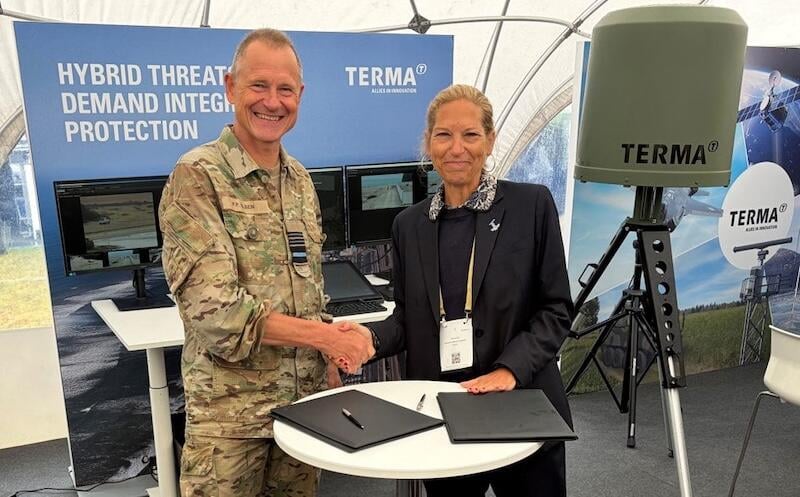 DALO chief Lt. Gen. Per Pugholm Olsen and Terma CEO Henriette H. Thygesen