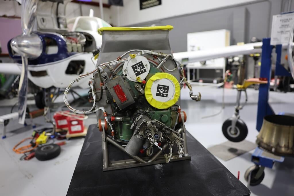 Duncan Aviation RE100 APU MRO