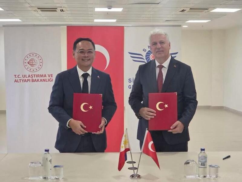 acting secretary giovanni lopez and director general of turkish civil aviation dr. kemal yüksek