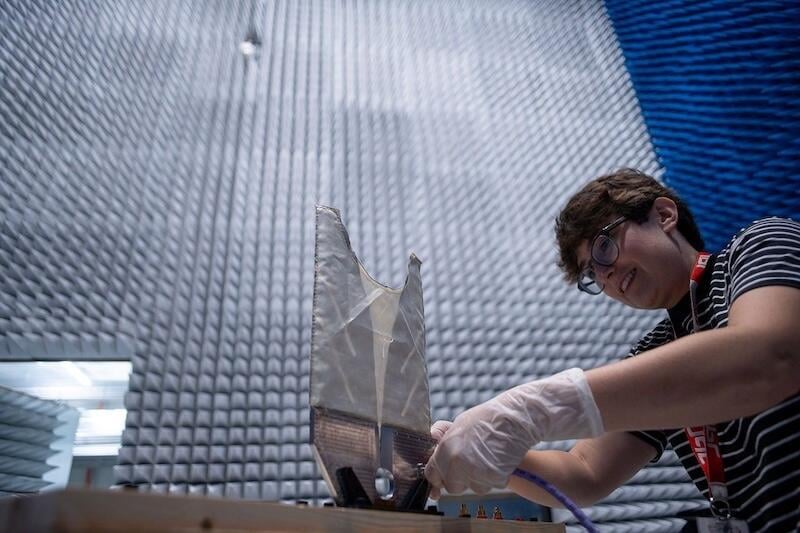 scientist working on vivaldi antenna