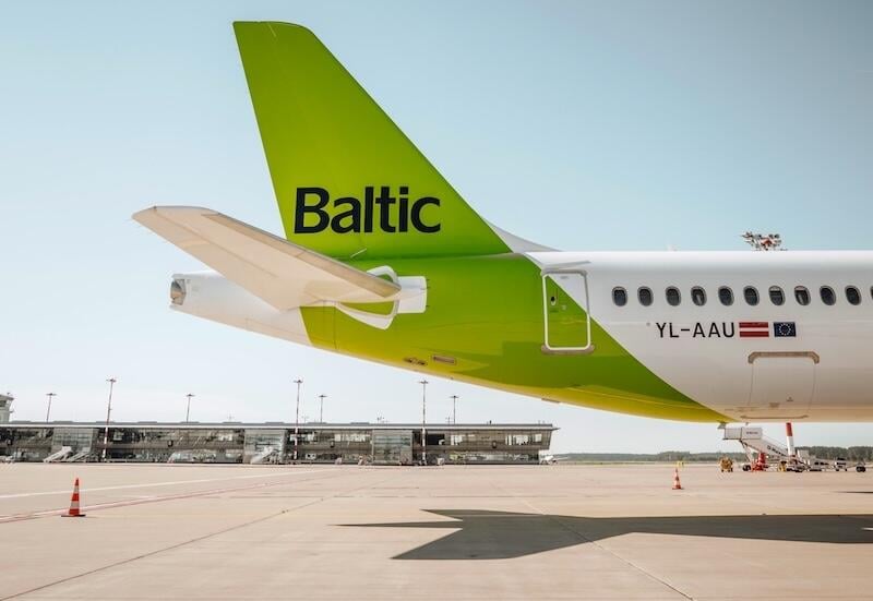 airbaltic airbus A220-300 tail