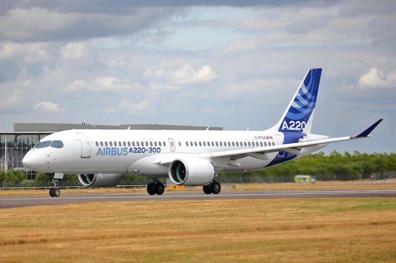 airbus a220-300 aircraft
