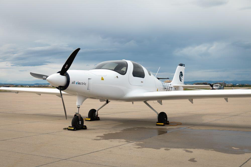 The eFlyer 2’s integrated propulsion system combines a Safran ENGINeUS 100 electric motor with MagniX Samson batteries. Credit: Bye Aerospace