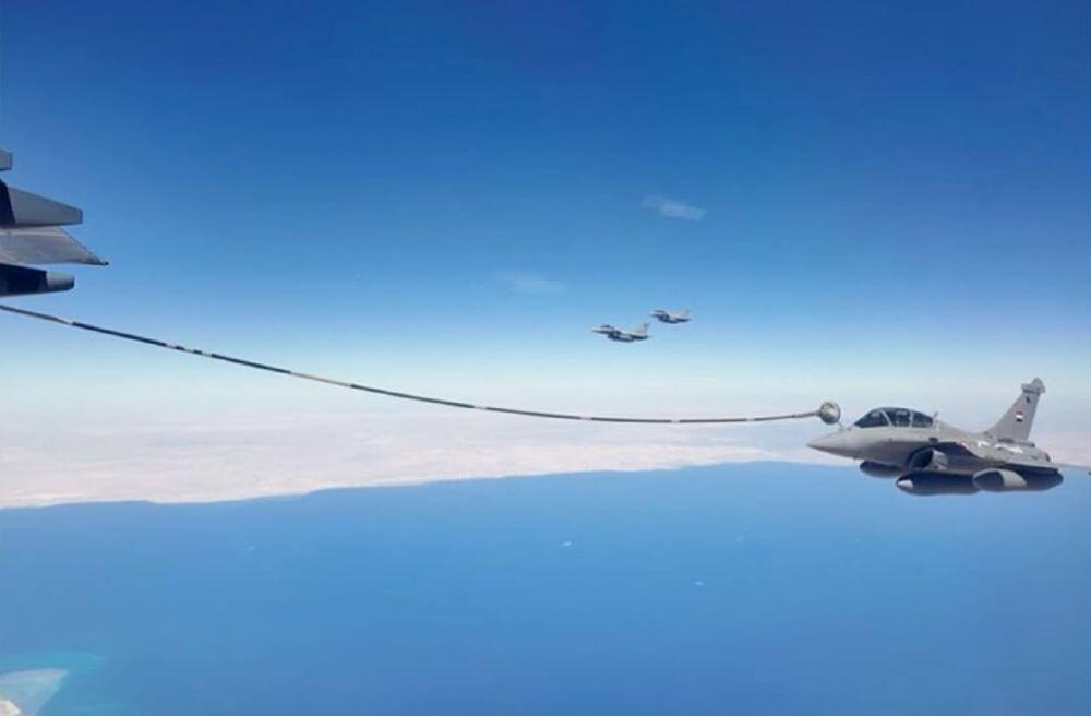 YY-20A refueling Egyptian Rafale.