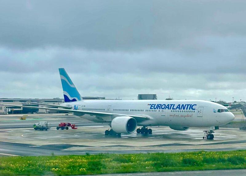 Boeing 777-200.