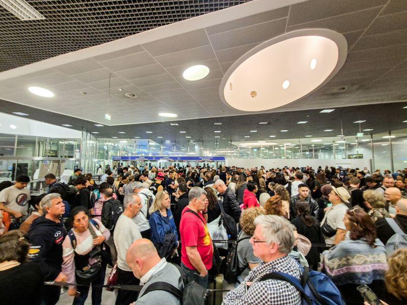Lisbon Airport EES April 2026