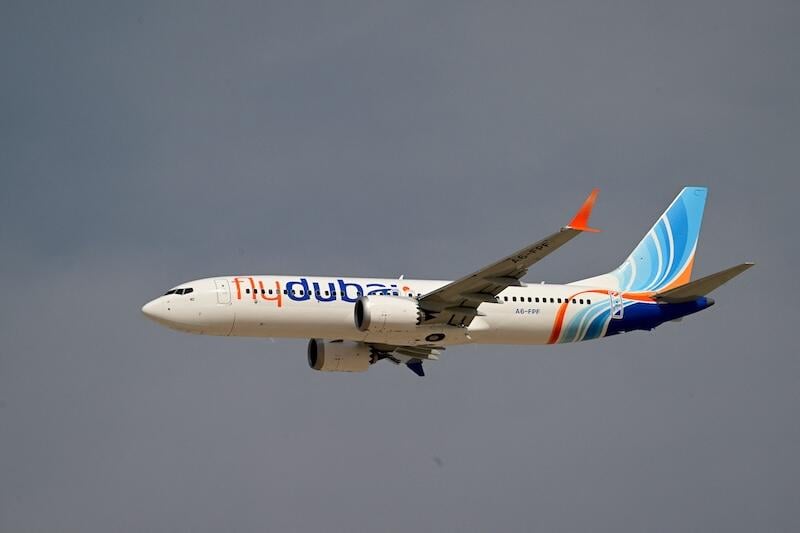flydubai 737-8