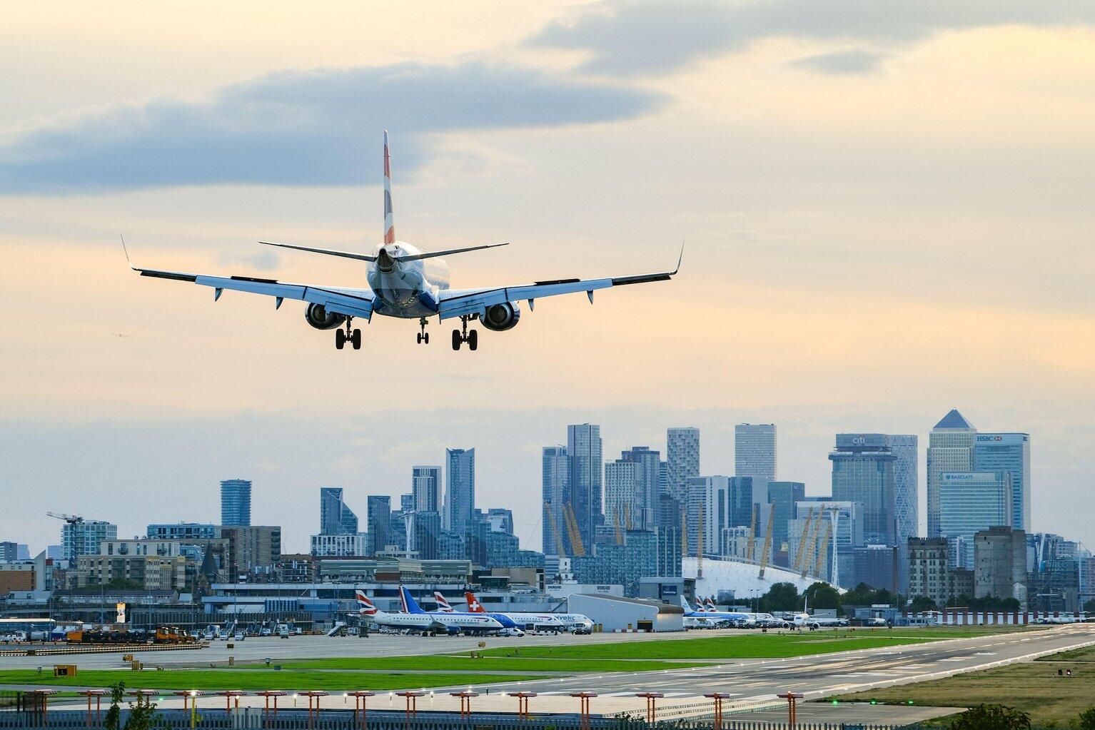 British Airways jet descending into Heathrow Airport