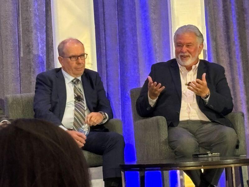 CommuteAir CEO Rick Hoefling (left) and GoJet CEO Rick Leach at the RAA Leaders Conference.