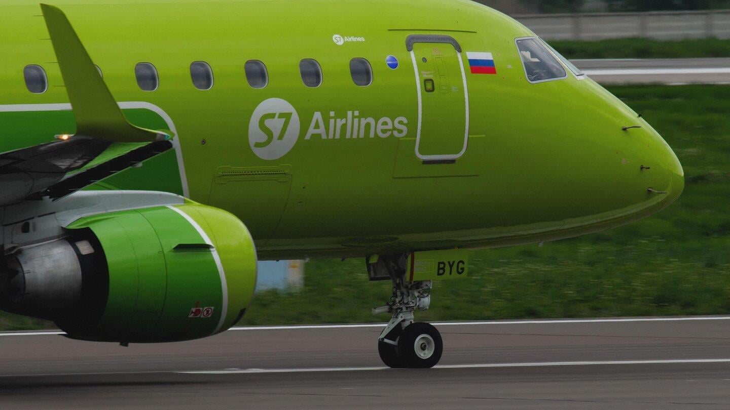 S7 Airlines Embraer 170