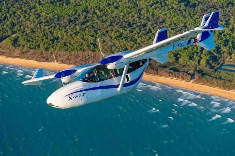 aura aero x-volt in flight
